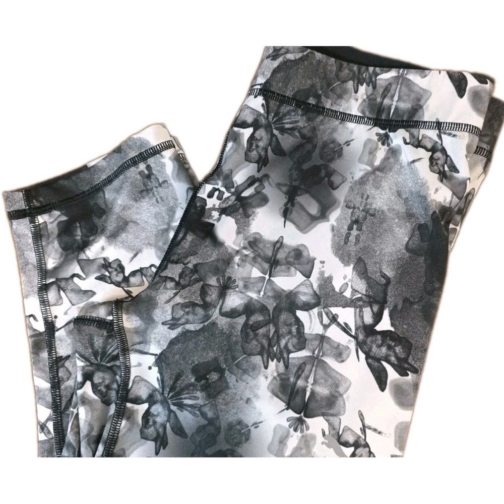 Women's Leggings PUMA Size Medium  Black White Running Gym Pilates